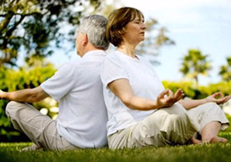 Với đối tượng người cao tuổi, những phương pháp luyện tập như đi bộ, khí công, dưỡng sinh, yoga, thái cực quyền, luyện thở là lựa chọn tốt nhất giúp cung cấp thêm dưỡng khí cho não cũng như toàn thân.