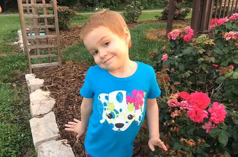 Khi được hỏi về lý do nhiếp ảnh gia Lora Scantling chia sẻ: "Tôi từng chứng kiến nỗi đau của người bạn thân mất đi đứa con một tuổi vì bệnh ung thư, và hàng ngày thấy cảnh người cha dượng đấu tranh với căn bệnh quái ác này. Tôi nhận thấy sức mạnh về tình thần có thể giúp bệnh nhân ung thư có thêm niềm tin và hy vọng để chiến đấu với bệnh tật. Tôi đã làm rất nhiều việc để tiếp thêm năng lượng tinh thần cho họ, thực hiện bộ ảnh này chỉ là một trong số những công việc đó".