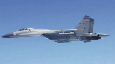 Su-27/J-11B của Trung Quốc với R-73.