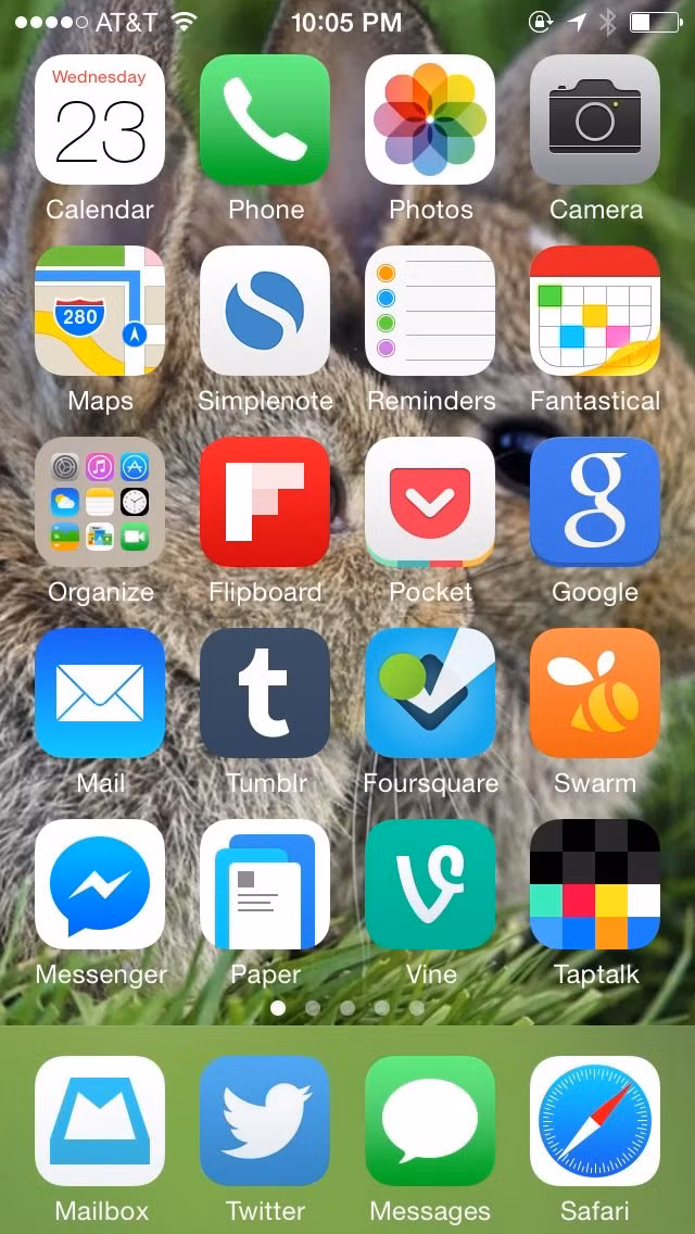 Đối tác của Google Ventures - MG Siegler thử nghiệm cứ vài ngày lại thay thế một ứng dụng trên màn hình chủ bằng một cái mới. Ông còn sử dụng Taptalk - một ứng dụng tin nhắn hình ảnh khá thú vị.