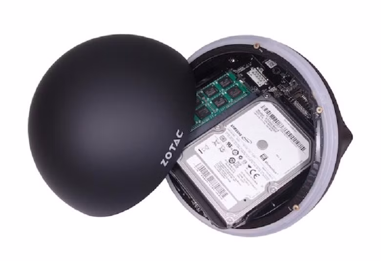 Trên đầu bảng là một ổ cứng 2,5 inch với dung lượng 500GB, bộ nhớ trong 4GB (có khe cắm DIMM lên đến 16GB). Ở mặt dưới là CPU và mô-đun wifi. Dưới đó là một quạt làm mát nhỏ.