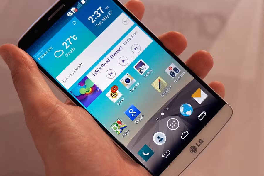 Với thông số kỹ thuật hàng đầu, độ phân giải đáng kinh ngạc 2.560 x 1.440 pixel cùng máy ảnh siêu nét, LG G3 thực sự là đối thủ đáng gờm của Galaxy S5 khi cả hai hãng đều hướng tới khách hàng là giới trẻ.