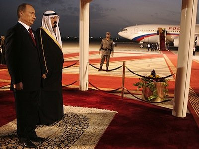 Chuyên cơ Ilyushin II-96 của tổng thống Nga Putin được đầu tư tới 11 triệu USD trang trí, trong đó có 75.000 USD dành riêng cho một toilet đơn.