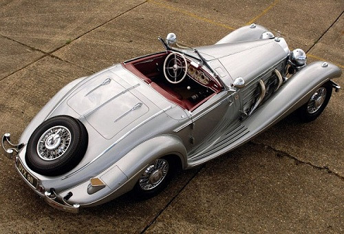 Mercedes-Benz 540K Special Roadster là chiếc xe đầu tiên ứng dụng công nghệ động cơ chạy bằng xăng. Một chiếc xe này có giá tới 8,2 triệu USD.