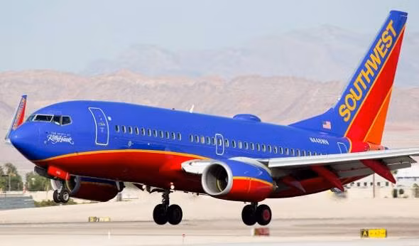 Tọa lạc tại Dallas, Texas, Southwest Airlines là hãng giá rẻ lớn nhất thế giới với 683 máy bay và 3.400 chuyến bay mỗi ngày.