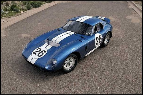 Shelby Daytona Cobra Coupe (6 chiếc, giá 7,25 triệu USD/chiếc) khẳng định khát vọng và năng lực xâm nhập thị trường xe đua của Mỹ khi chiến thắng một chiếc Ferrari trong cuộc đua vô địch thế giới ở châu Âu.