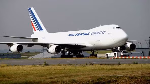 Là hãng hàng không chính của Pháp, Air France sở hữu 381 máy bay, được thành lập năm 1933 với sự sáp nhập của bốn hãng hàng không.
