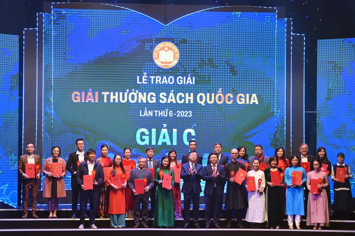 Hai giai A cho sach ve bien dao va sach thieu nhi 'Chao Tieng Viet'-Hinh-4