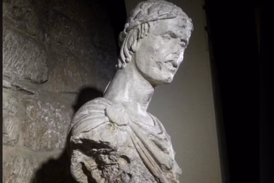 Các thí nghiệm của Hoàng đế La Mã. Vào thời trung cổ, Hoàng đế La Mã Frederick II nổi tiếng vì thực hiện các thí nghiệm xã hội man rợ trong thời gian ông nắm quyền.