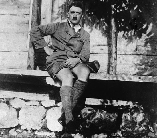 Hitler sở hữu một bức chân dung Henry Ford, người sáng lập ra hãng xe ô tô Ford. Hitler coi Ford là nguồn cảm hứng của mình. Ảnh: Getty.