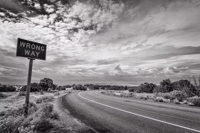 “Sai đường rồi” ư? Vậy thì con đường này dẫn đi đâu?