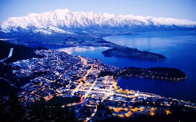 New Zealand: Là một nước xa xôi về mặt địa lý, nhưng rất độc đáo về phong cảnh và động vật hoang dã, New Zealand cho du khách những trải nghiệm văn hóa sôi động, ẩm thực phong phú, cùng sự hiếu khách, khiến đây là đất nước đứng đầu danh sách được yêu mến.