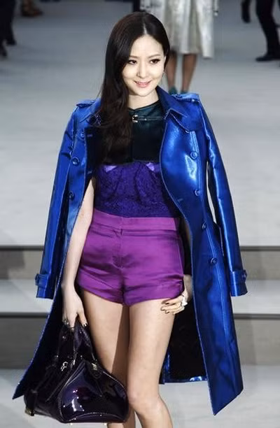 Aimee được dạy dỗ rất cẩn thận. Cô học phổ thông tại trường quốc tế danh tiếng Dominica rồi học ĐH tại California, Mỹ.