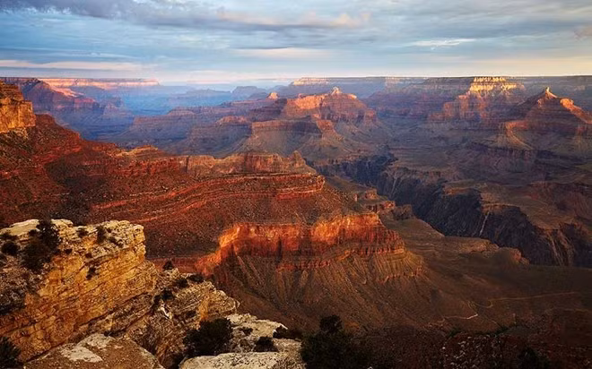 Mỹ: Đây là một trong những đất nước có sự đa dạng phong phú nhất hành tinh, từ những tòa nhà chọc trời ở New York đến vẻ đẹp tự nhiên tuyệt mỹ ở Yellowstone.