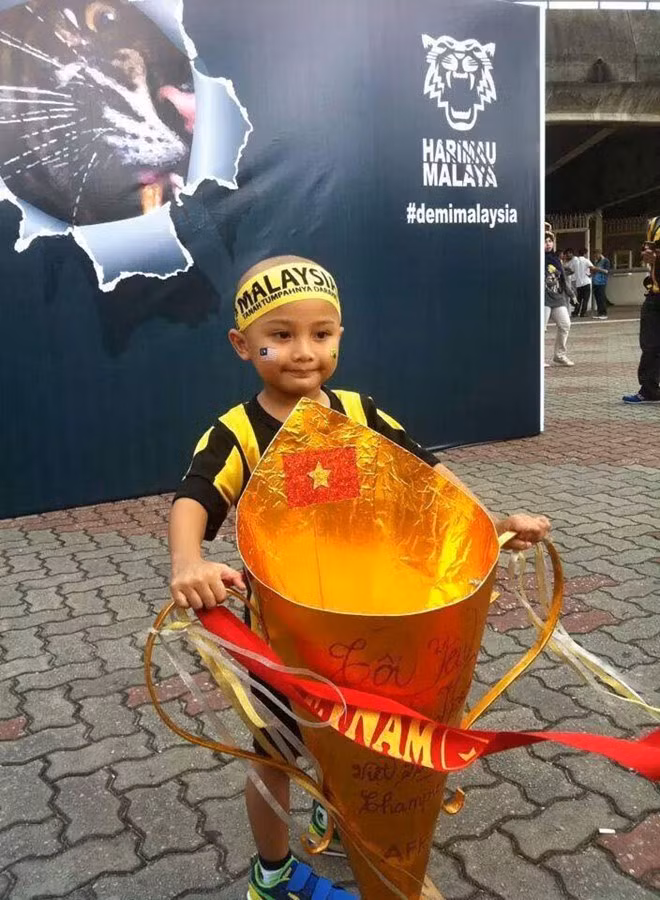 Fan Malaysia đưa ra những bức ảnh cho thấy tình cảm của người Malaysia dành cho Việt Nam là rất lớn.