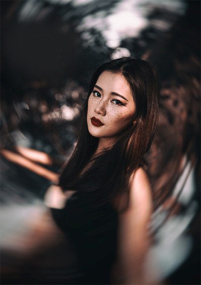 Hiện tại, cô bận rộn chuẩn bị cho những vai diễn và công việc kinh doanh dịp cuối năm. 