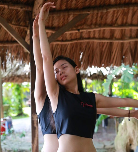 Các cô gái được chia sẻ những kỹ năng mềm giúp giải thoát hình thể.