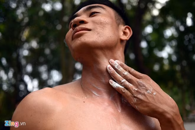 Không tốn nhiều tiền để đầu tư thiết bị tập luyện như Gym, nhưng cơ thể vẫn đẹp và săn chắc khiến nhiều bạn trẻ hào hứng tập luyện.