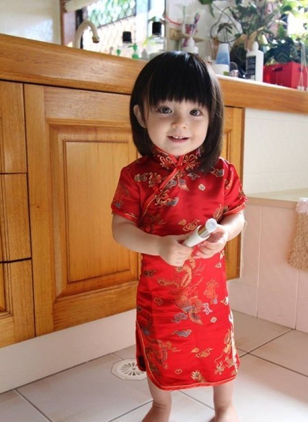  Sở hữu vẻ đẹp thiên thần đáng yêu, cô bé Sarah Michelle đang là tâm điểm chú ý của cư dân mạng.