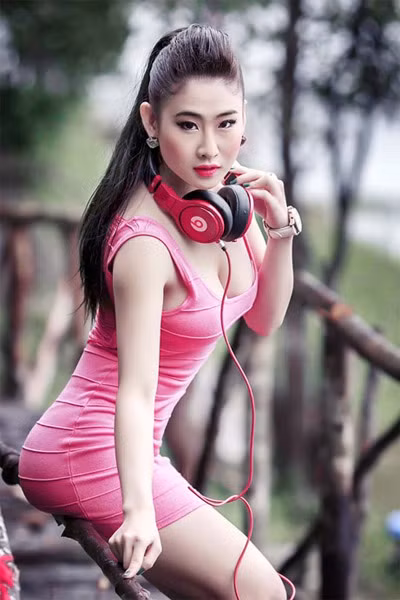 Oxy rất tự tin ở thân hình quyến rũ của mình. Cô từng chia sẻ: ”Mình may mắn được sở hữu số đo 3 vòng gần như hoàn hảo”, và dí dỏm nửa đùa nửa thật: “Biết đâu tôi sở hữu vòng 1 đẹp nhất Việt Nam”.