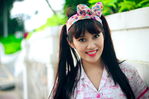 Milan Phạm đang tất bật chuẩn bị cho những vai diễn trong các phim cuối năm, đồng thời duy trì việc kinh doanh và việc học ngoại ngữ để có những bước đệm vững chắc trong tương lai.