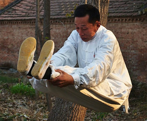 Theo lời của Li, sống sót khi treo cổ bằng dây thừng là thử thách rất mới.