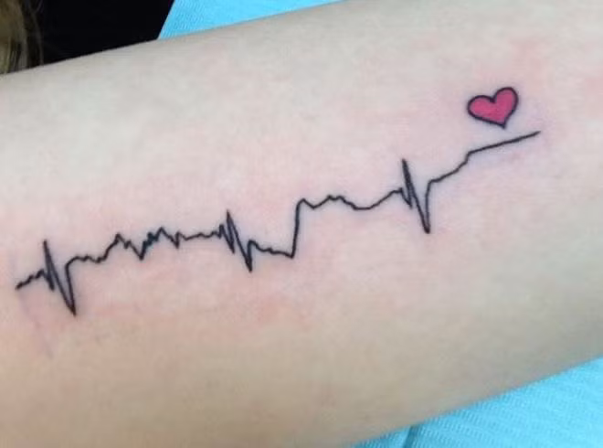 Nhịp đập trái tim: Xăm những đường nét thể hiện nhịp đập trái tim thông thường nhằm thể hiện tình yêu, tình cảm với người thân hay một nửa còn lại của mình.
