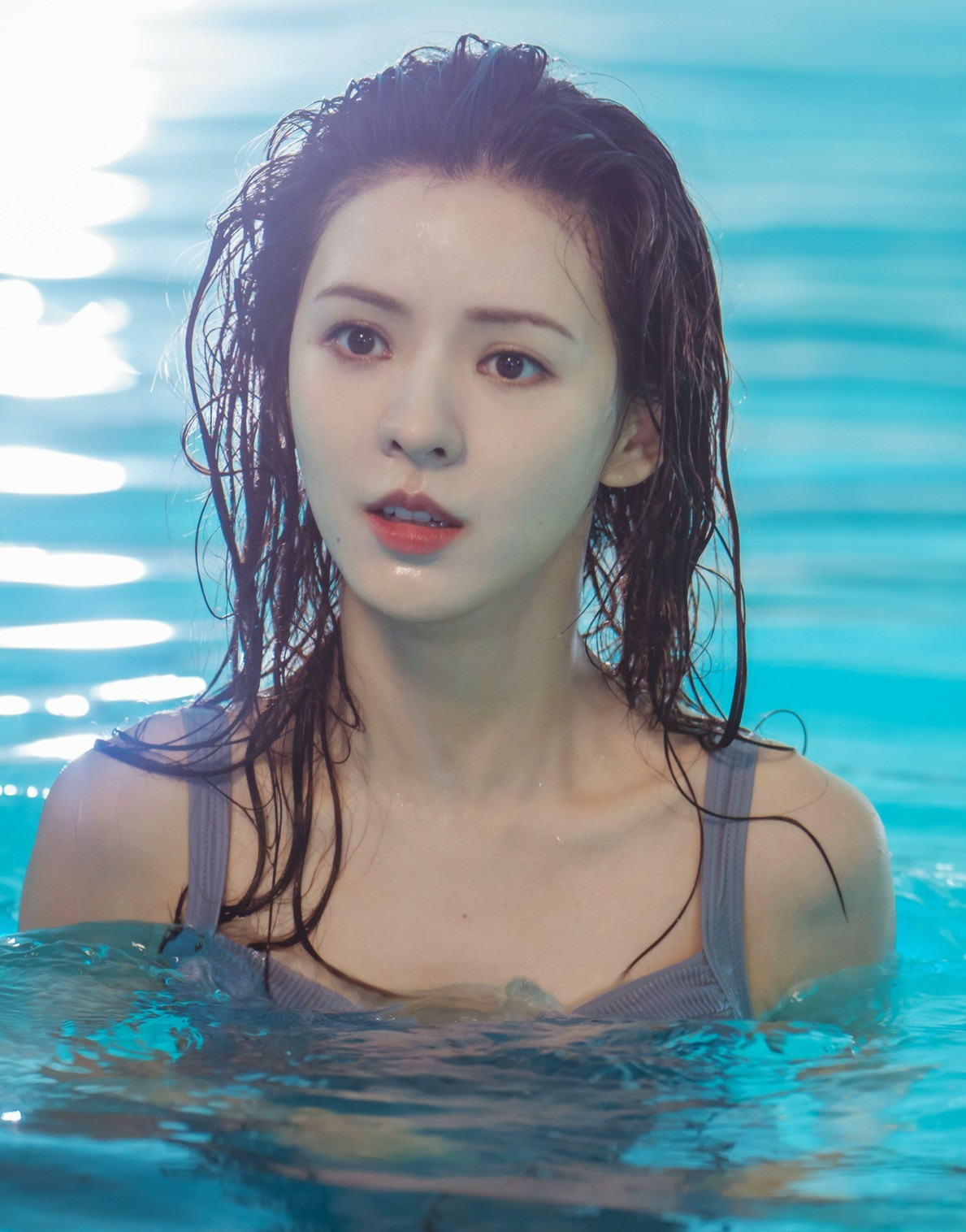 Trương Dư Hi tạo danh tiếng qua thành công của một số tác phẩm như Nàng công chúa tôi yêu, Không thể ôm lấy em, Hậu cung Như Ý truyện, Xin hãy ban cho tôi một đôi cánh, Lưu Ly và Hải đại ngư... Năm 2018, cô được khán giả của Ifeng Fashion bình chọn là Nữ diễn viên mới được yêu thích nhất.