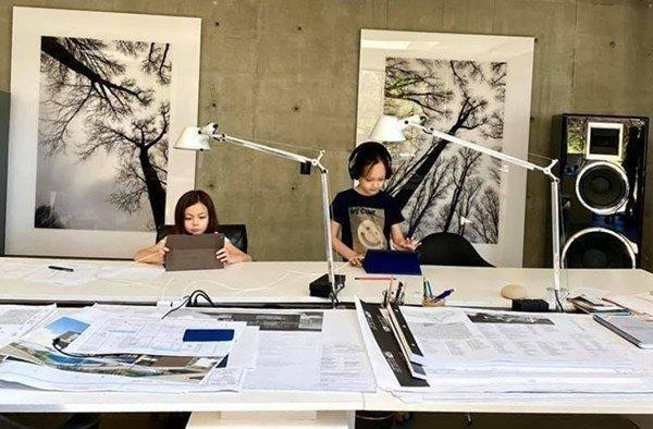 Không gian làm việc của diva Hồng Nhung sang trọng và tiện nghi. (Ảnh: Facebook Le Hong Nhung)