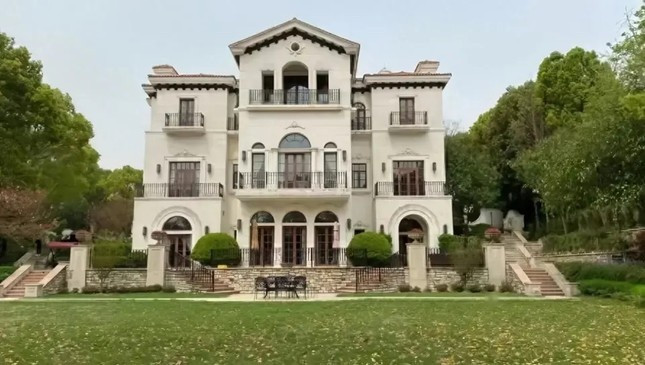 Dien vien Luc Nghi - “dai gia ngam” cua showbiz Trung Quoc