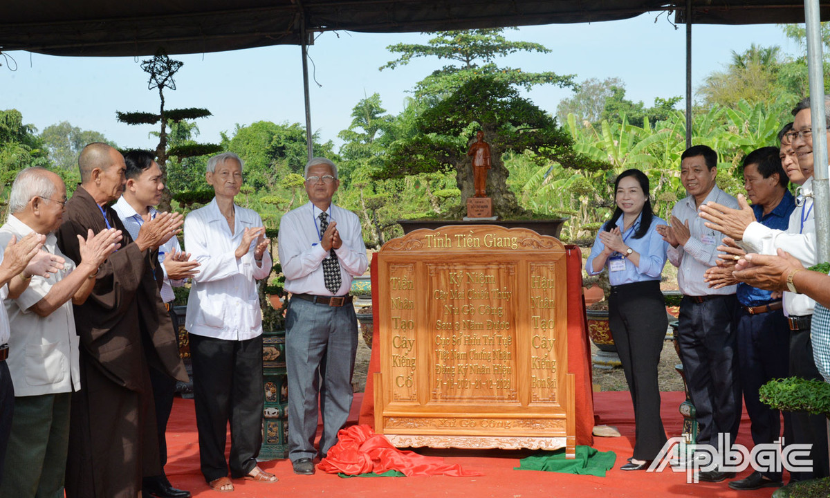 Loai cay canh co doc dao o Tien Giang, than u cuc ky di-Hinh-2