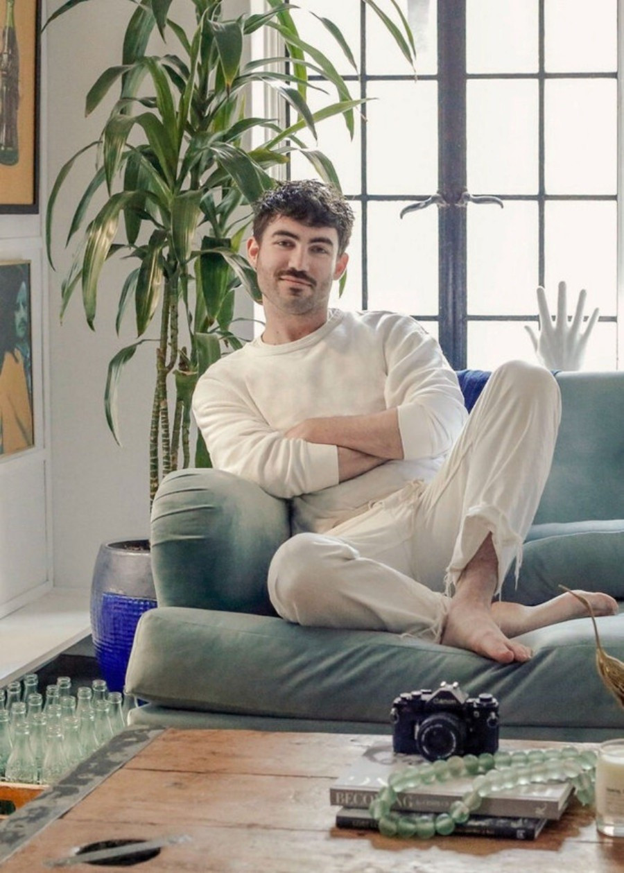 Thanh nien ban ghe cu, dai gia lien mua voi gia 2,1 ty-Hinh-3