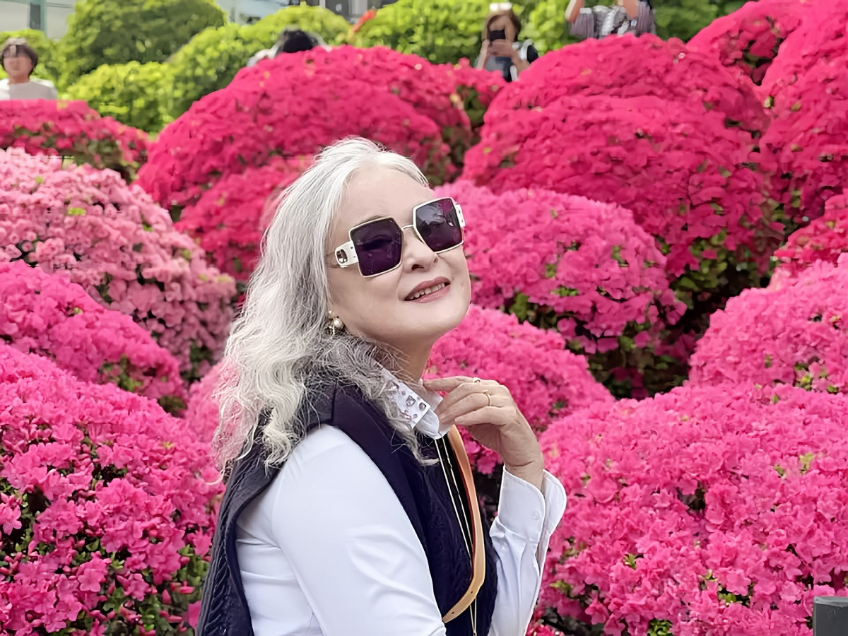 Nghệ sĩ chia sẻ, 13 năm chống chọi với căn bệnh ung thư quái ác nên đã học cách chấp nhận số phận. "Dù ngày mai có là tận thế thì đêm nay sen vẫn gieo trồng", là câu nói theo bà rất có ý nghĩa. Nghệ sĩ chọn sống theo phương châm đó, nghĩa là dù ngày mai không còn tồn tại thì hôm nay vẫn phải sống vui vẻ và thoải mái.