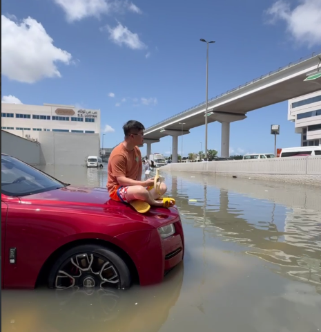 Song Dubai, chay Rolls-Royce: Thien duong gioi sieu giau hay noi 