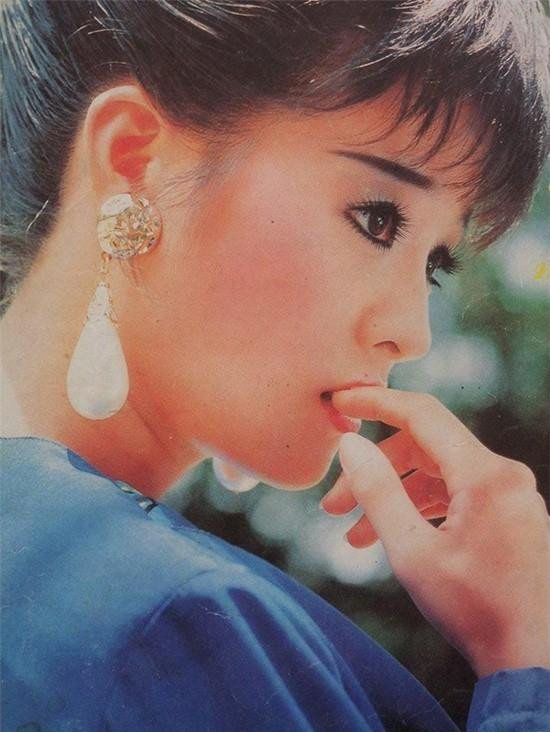 rước khi vào vai diễn này, NSƯT Mỹ Duyên được xem là diễn viên có cả tài năng lẫn nhan sắc. Năm 1992, chị tham dự một cuộc thi tuyển chọn diễn viên cho bộ phim "Vĩnh Biệt Mùa Hè" của đạo diễn Lê Hoàng Hoa. Vai diễn sau đó thuộc về diễn viên Việt Trinh, vốn đang rất nổi tiếng.