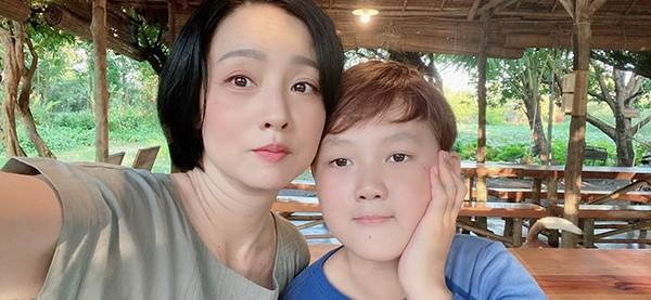 iện tại, NSƯT Mỹ Duyên sống kín tiếng và tận hưởng hạnh phúc riêng. Ngoài cuộc sống cá nhân, chị còn tập trung cho sự nghiệp và gặt hái được nhiều thành quả.