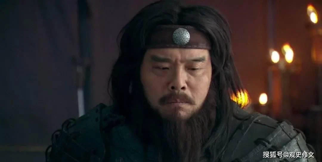 Tu tu nao mang chui Luu Bang, nhung lai duoc khen va thoat dai nan?