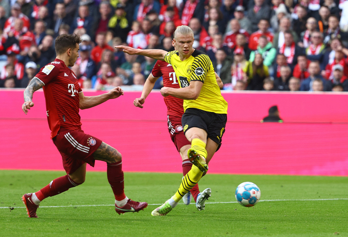 Niềm hy vọng trên hàng công "Die Borussen" đặt cả lên vai Erling Haaland. Trong ngày phong độ xuống thấp, tiền đạo người Na Uy cũng gây thất vọng với pha bỏ lỡ cơ hội ngon ăn ở vị trí đối mặt thủ môn vào phút 27.