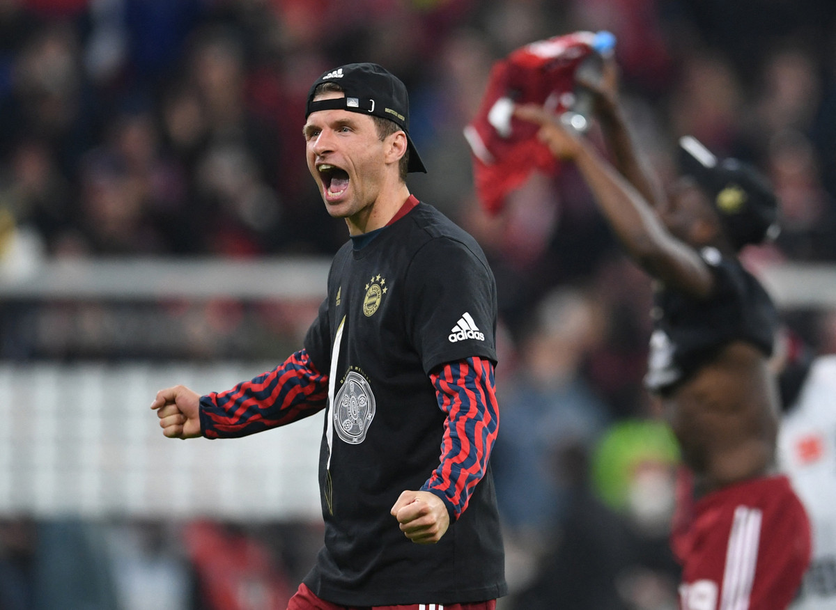 Muller có lần thứ 11 vô địch Bundesliga, nhiều hơn bất kỳ cầu thủ nào trong lịch sử giải đấu.