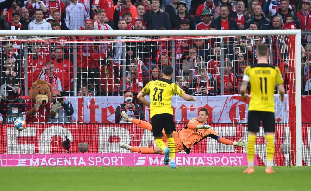 Dortmund vùng lên ở đầu hiệp hai. Phút 52, Marco Reus kiếm được quả phạt đền. Emre Can không gặp khó khăn để đánh bại Manuel Neuer. Tuy nhiên, đây cũng là tất cả những gì thầy trò HLV Rose làm được tại Allianz.