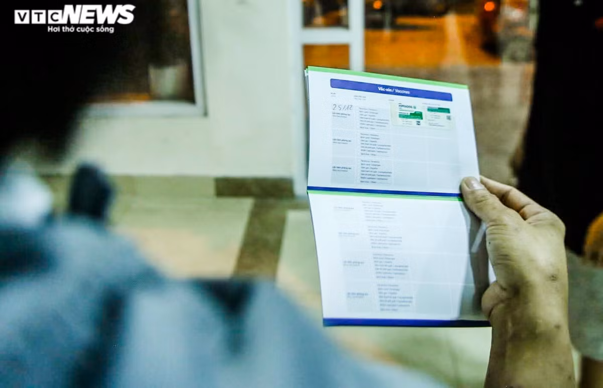 Bà Nguyễn Thùy Dung, nhân viên thú y trên địa bàn quận Thanh Xuân cho biết, hoạt động bắt chó thả rông không rọ mõm chủ yếu để nâng cao ý thức của chủ nuôi, đảm bảo an toàn cho người xung quanh, được đa số người dân ủng hộ. Chú chó nào chưa được tiêm phòng thì phải tiêm xong mới được mang về, đề phòng chó cắn gây bệnh dại cho người.