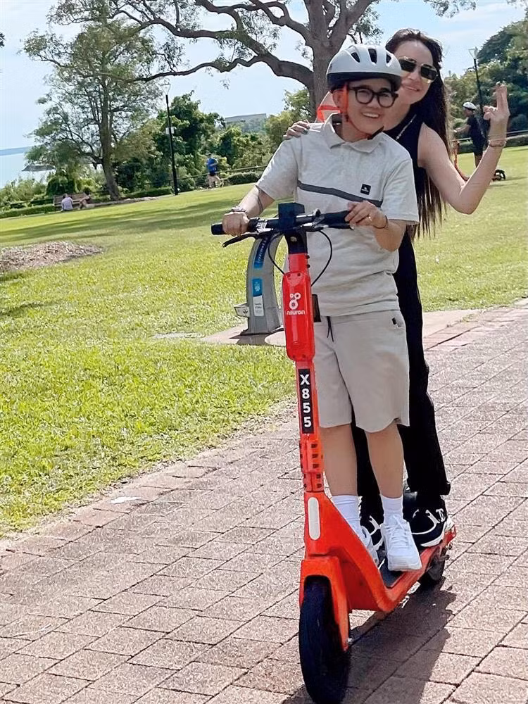 Thanh Ha goi Phuong Uyen la 'anh' ngot xot, anh chuan 'em chua 18'