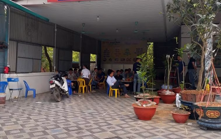 Bach hai duong bong sot 'dien dao', ban trao tay lai ngay vai tram trieu-Hinh-3