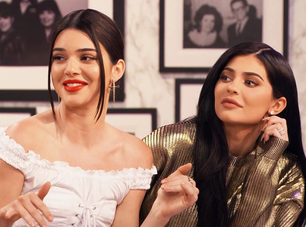 Kendall và Kylie Jenner: Khi tham gia show truyền hình thực tế của gia đình, Hai chị em cùng mẹ khác cha với Kim, Kendall và Kylie, mới chỉ là những cô bé. Hiện tại, độ nổi tiếng của cả hai đứng đầu cả gia đình. Hai chị em phát triển sự nghiệp riêng của mình theo 2 hướng khác nhau. Kendall Jenner được biết đến với danh hiệu siêu mẫu có thu nhập hàng đầu hiện nay. Còn Kylie từ danh xưng "hot girl số 1 Hollywood" giờ là doanh nhân với thương hiệu mỹ phẩm riêng mang tên Kylie Cosmetics.