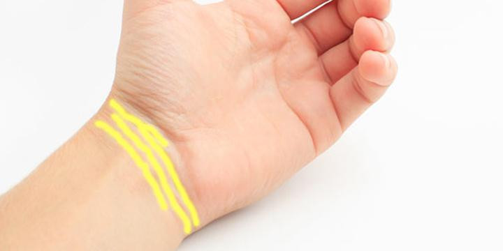 Nhìn ngấn cổ tay 5 giây biết vận mệnh sang hèn hay sướng khổ - Hình 2 Nhin ngan co tay 5 giay biet van menh sang hen hay suong kho-Hinh-2