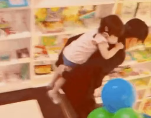 Nha Phuong khoe khoanh khac con gai ben Truong Giang