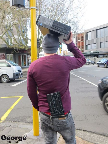 Chỉ là che cho đỡ nắng thôi mà.