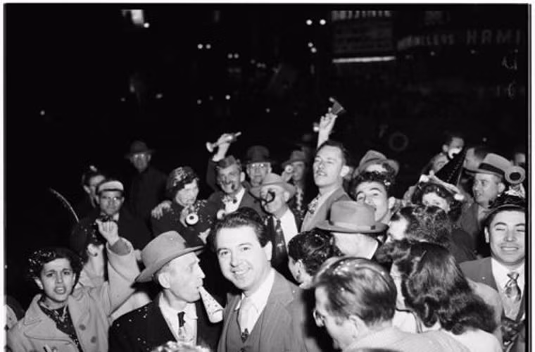 Vẻ hân hoan, hạnh phúc hiện rõ trên gương mặt của mọi người.