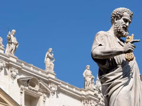 5. Đế chế La Mã thần thánh (Holy Roman): Đế chế La Mã thần thánh tồn tại từ năm 962 trước công nguyên - 1806 trước công nguyên. Lãnh thổ của đế chế này chủ yếu bao gồm khu vực trung tâm châu Âu, đặc biệt là phần lớn nước Đức. Đế chế này được khai sinh kể từ khi Otto I tuyên bố là vua của nước Đức. Sau này, ông được mọi người biết đến là vị vua đầu tiên của Đế chế La Mã thần thánh.