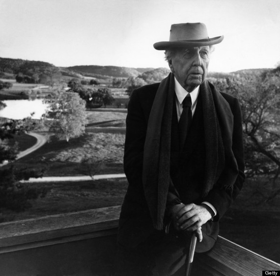 Frank Lloyd Wright: Kiến trúc sư hàng đầu này thường nảy ra các ý tưởng hay nhất vào khoảng 4 - 7h sáng."Tôi thường ngủ ngay khi lên giường. Sau đó, tôi thức dậy khoảng 4h sáng và không thể ngủ lại được. Nhưng đầu óc của tôi (lúc đó) rất sáng suốt, vì vậy tôi dậy và làm việc luôn trong 3 hoặc 4 giờ. Sau đó, tôi lại ngủ một giấc ngắn nữa", ông cho biết.
